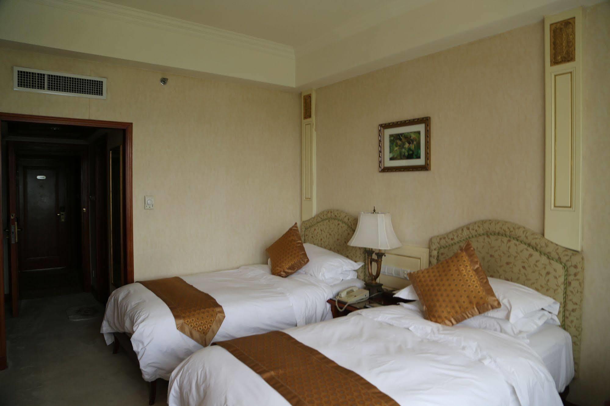 Huiquan Dynasty Hotel Qingdao Dış mekan fotoğraf